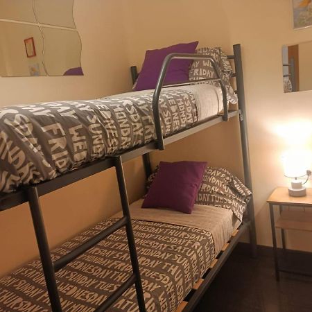 Habitación Céntrica en Casa de Familia Valenza Esterno foto