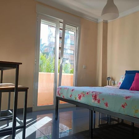 Habitación Céntrica en Casa de Familia Valenza Esterno foto