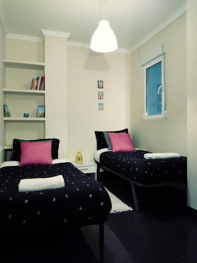 Habitación Céntrica en Casa de Familia Valenza Esterno foto