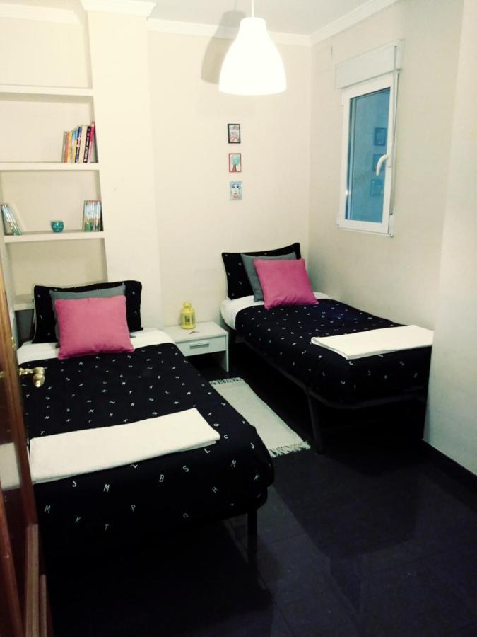 Habitación Céntrica en Casa de Familia Valenza Esterno foto