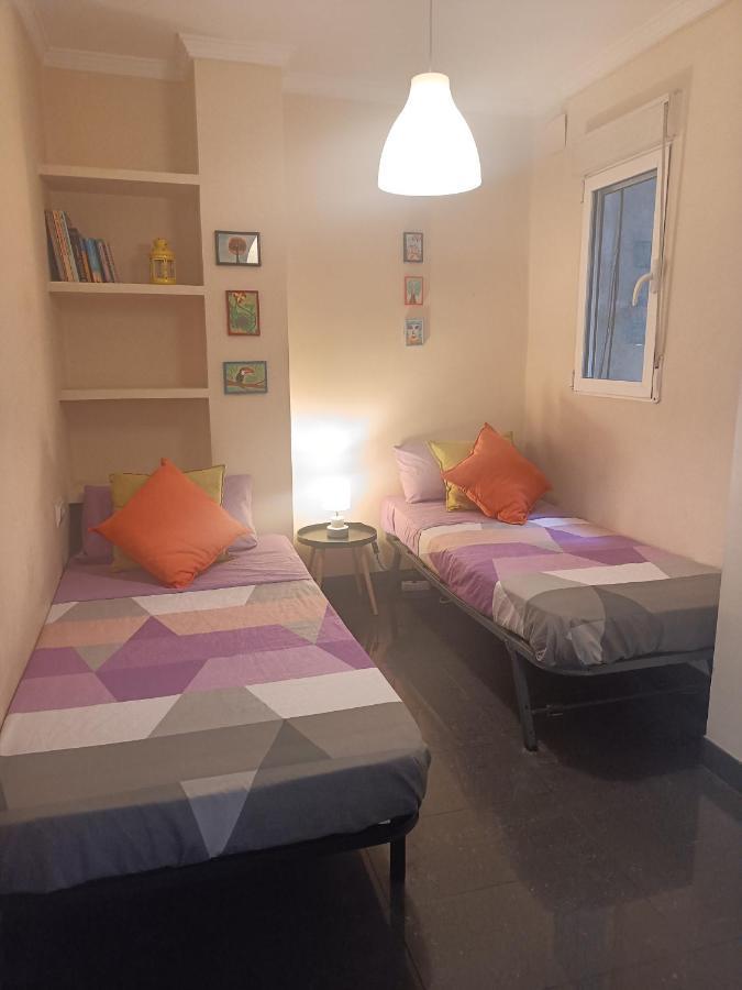 Habitación Céntrica en Casa de Familia Valenza Esterno foto