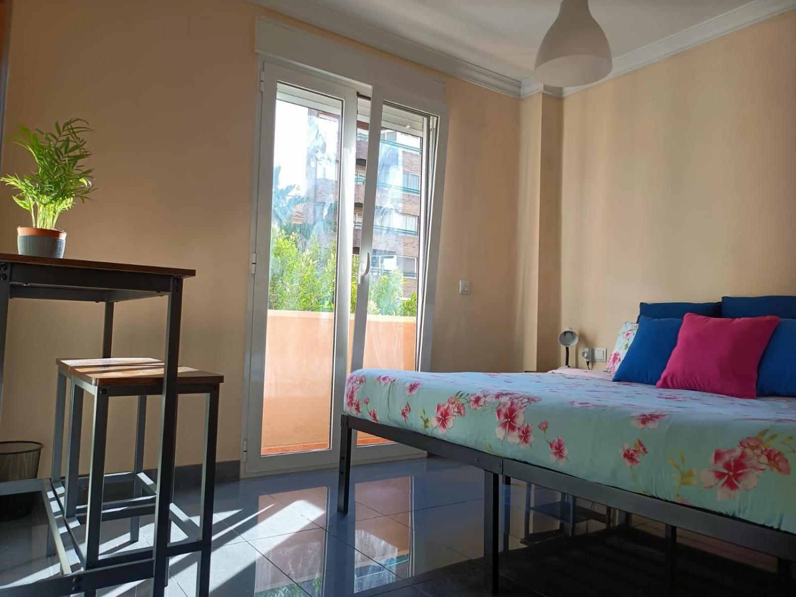Habitación Céntrica en Casa de Familia Valenza Esterno foto